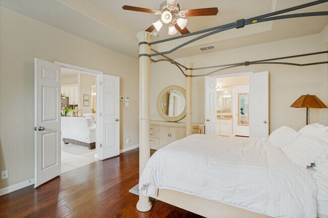 Building Photo - GORGEOUS 5-BEDROOM IN TRIANA SUBDIVISION