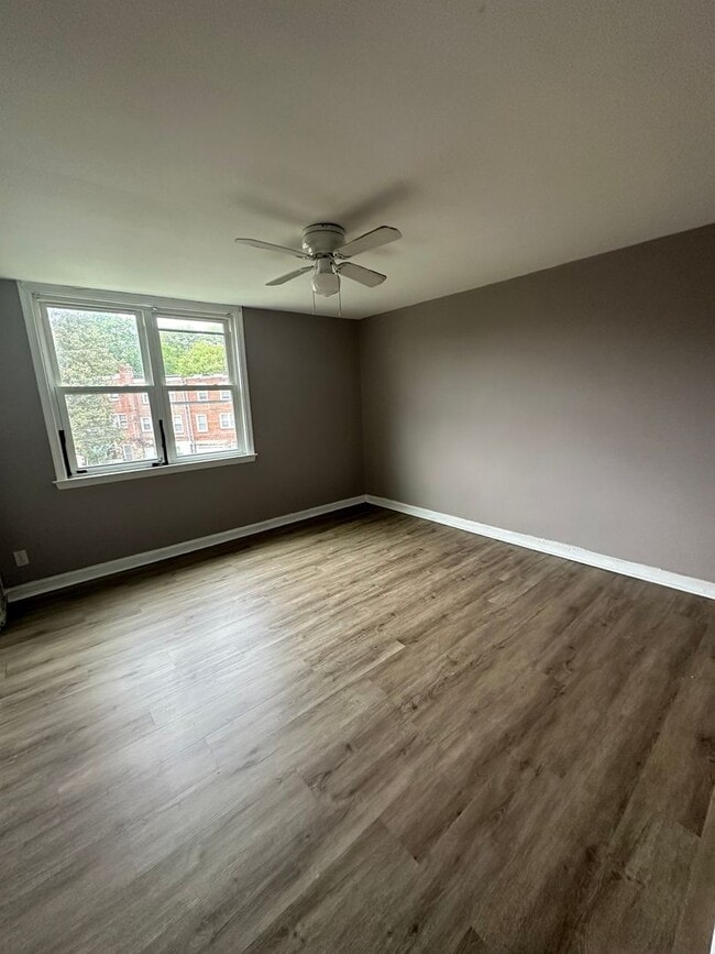 Building Photo - 3 Bed, 1 Bath Townhome in Darby