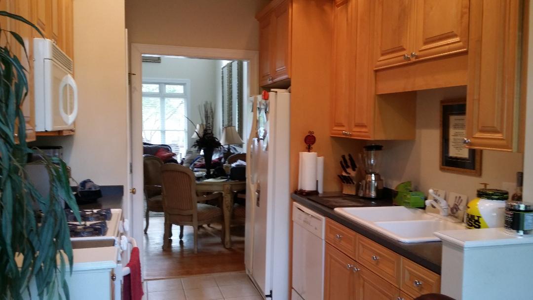Kitchen with dining area - 19333 Beaufain St