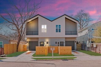 Building Photo - 4801 Sara Dr