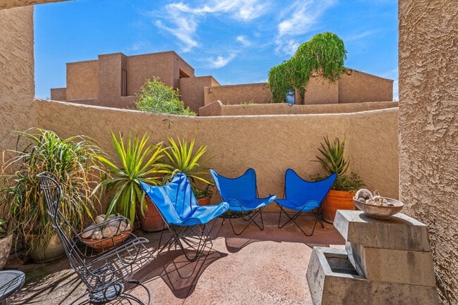 Building Photo - 73419 Foxtail Ln