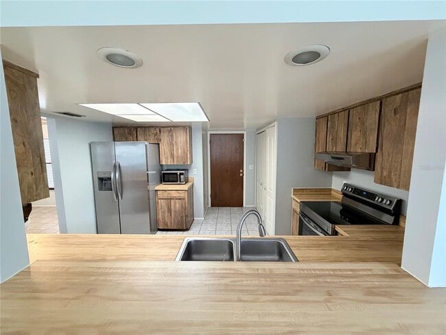 Building Photo - 298 Quail Ct