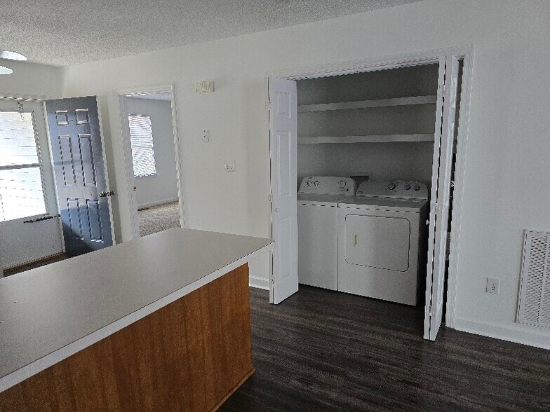 Building Photo - 1201 S 13th St