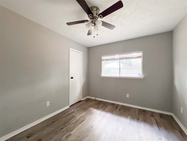 Building Photo - 11007 Tobasa Ct