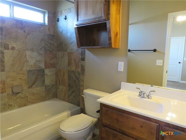 Building Photo - 402 Sladecek Dr