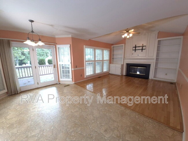 Building Photo - 6002 Oak Landing Dr