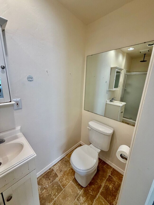 Building Photo - Kenton 3BR/2BA Single-Level Home | Private Yard, W/D Included & Off-Street Parking