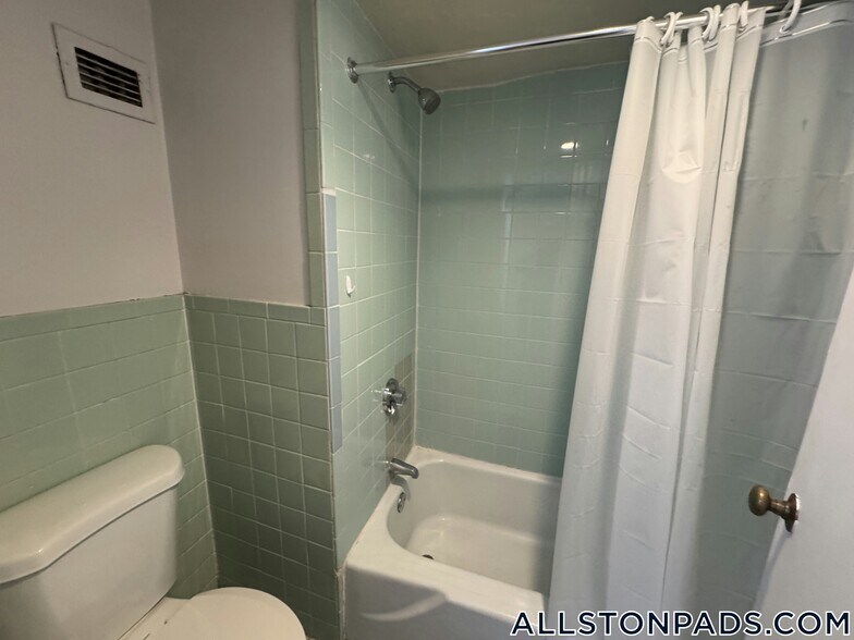 Building Photo - 1110 Commonwealth Ave