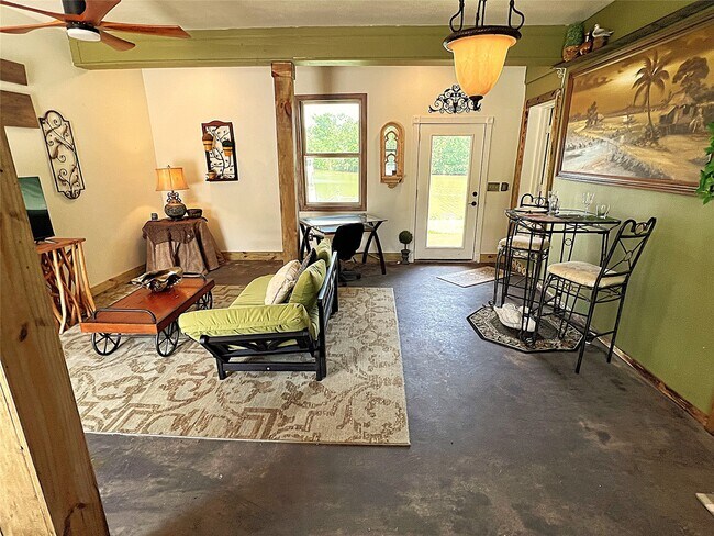 Building Photo - 2503 River Crest