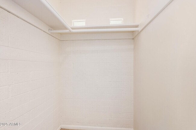 Building Photo - 2409 W Cortez St