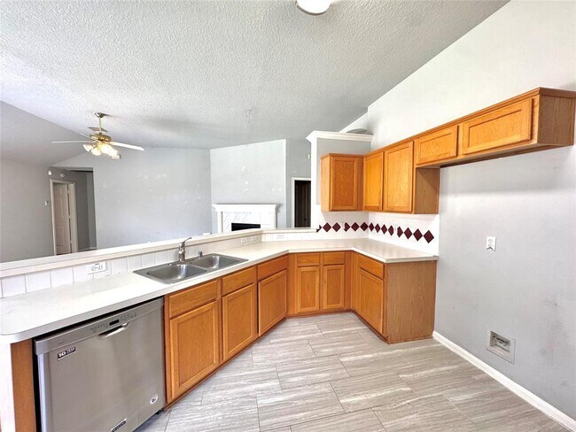 Building Photo - 19218 Misty Cove Dr