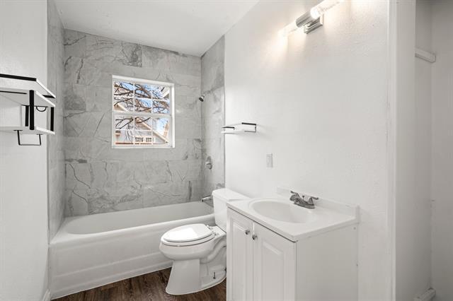 Building Photo - 612 W 5th St