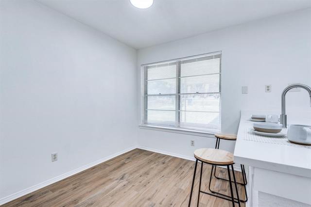 Building Photo - 1422 Deborah Ave