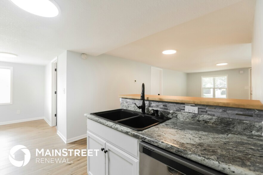 Building Photo - 1411 Randall Rd