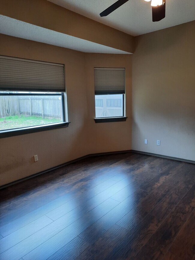 Building Photo - Solar-Powered Pflugerville Property - Lots Of Room and Backyard Living