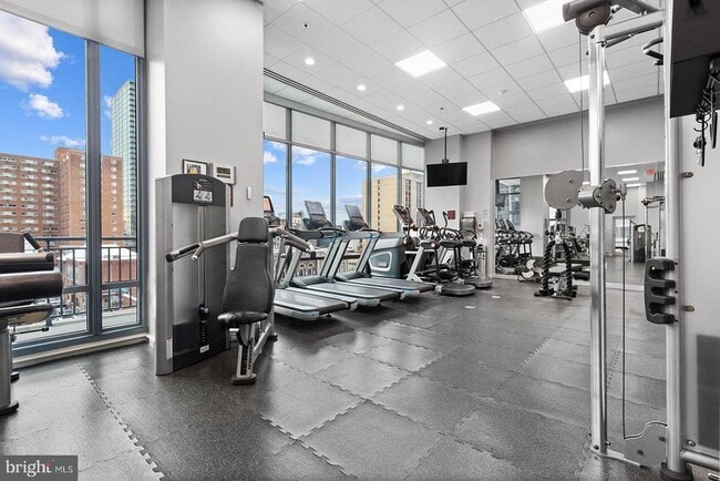 Building Photo - 2101 Market St