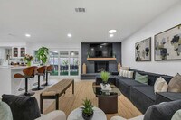 Building Photo - 1901 Cordova Bend