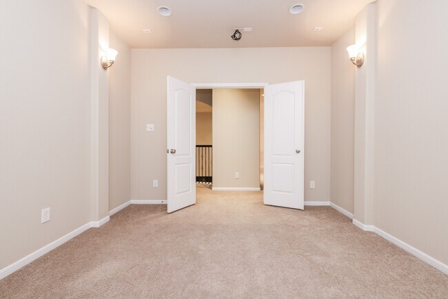 Building Photo - 4243 Bayou Hollow Ln