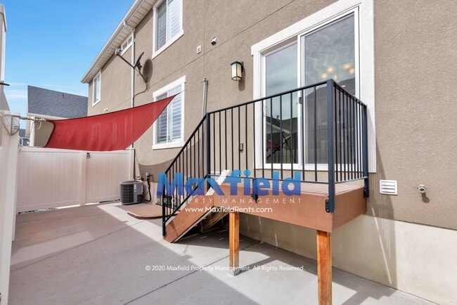 Building Photo - Draper Townhouse - 4 BD 3.5 BA 2 GA
