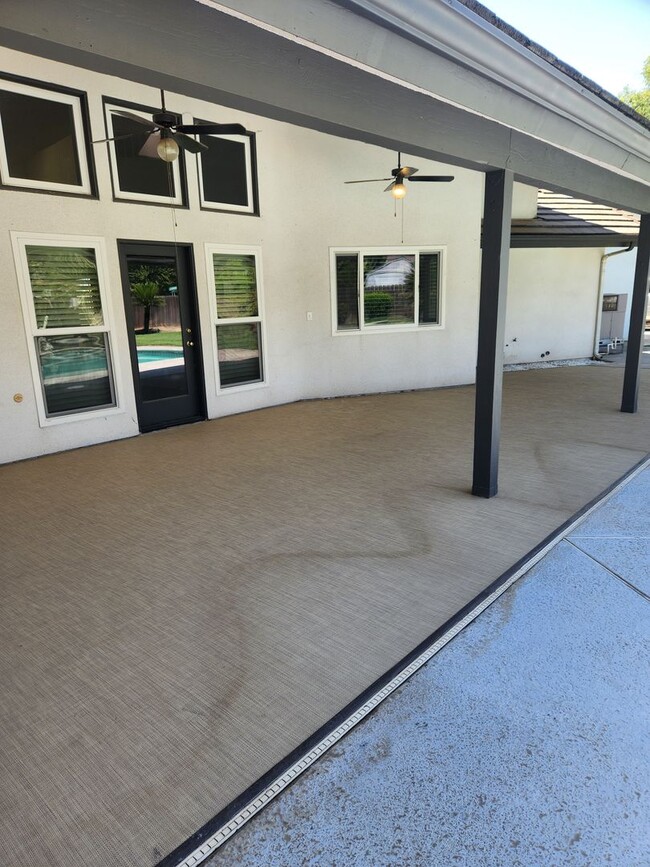 Building Photo - 3714 W Woodside Ave