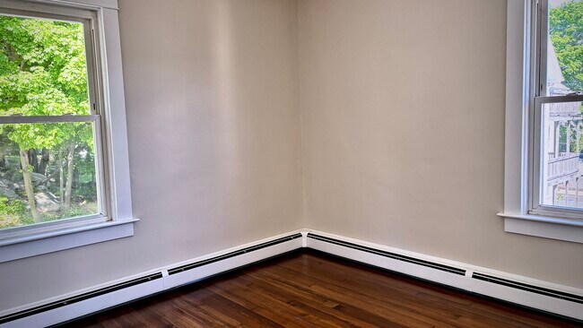 Building Photo - PET FRIENDLY 2BR IN BERNON DISTRICT MINUTE...