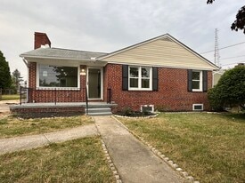 Building Photo - 5906 Leewood Ave