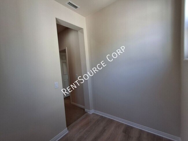 Building Photo - 24310 Las Palmas St