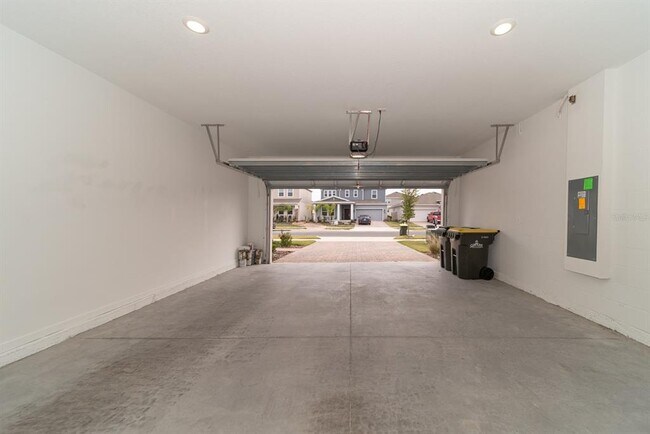 Building Photo - 2898 Armstrong Ave