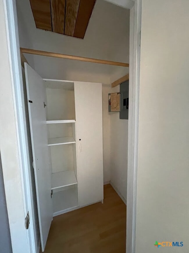 Building Photo - 1415 Glenn Dr