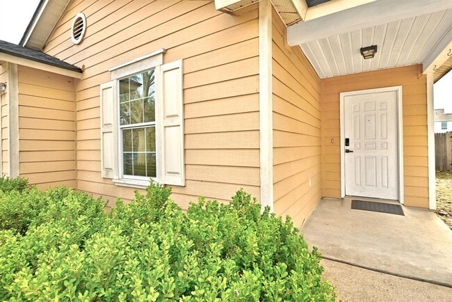 Building Photo - 1905 Espino Cove