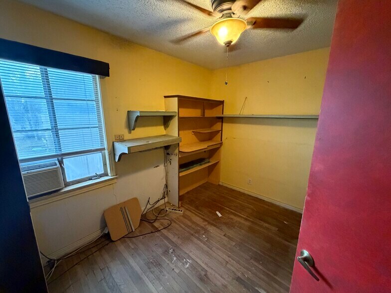 Building Photo - 3408 Upland Ave