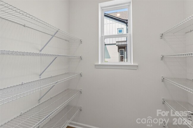 Building Photo - 504 Annie Lowery Wy