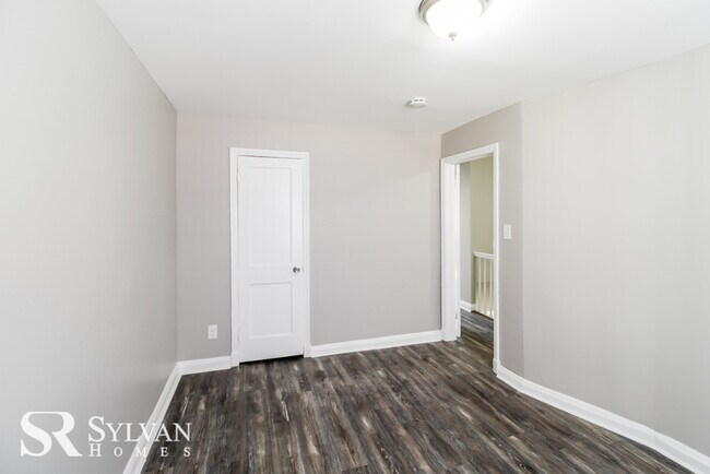 Building Photo - Nice 4BR 1.5BA Brick Home