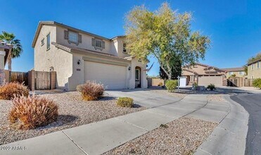 Building Photo - 5 Bedroom, 3 Bath Home with $500 YOUR FIRS...