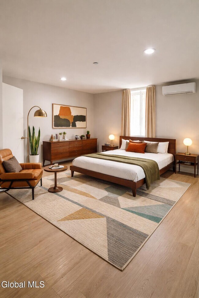 Building Photo - 5 Broadway