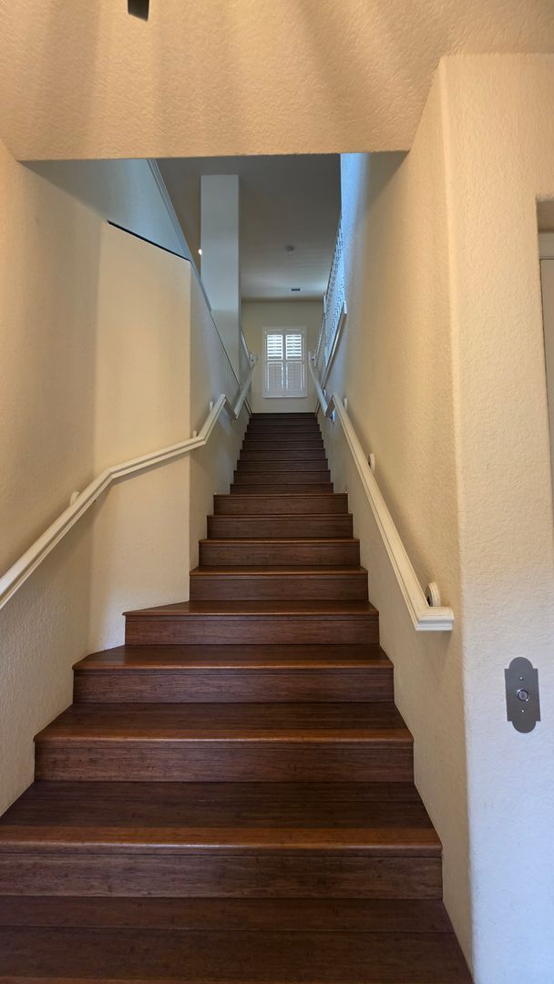 Building Photo - 3 bedroom 3 bathroom 2 car garage townhome in Mission Inn.