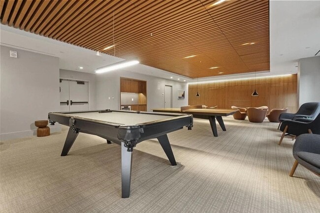 Building Photo - 2 Shore Ln