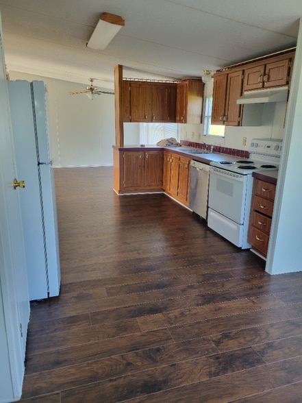 Building Photo - 359 Brushy Creek Ranch Rd