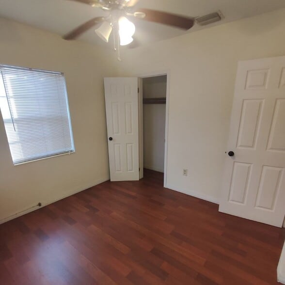 Building Photo - 2955 SW 38th Ave