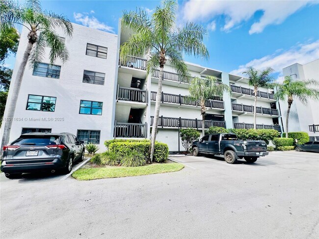 Building Photo - 1021 Mockingbird Ln