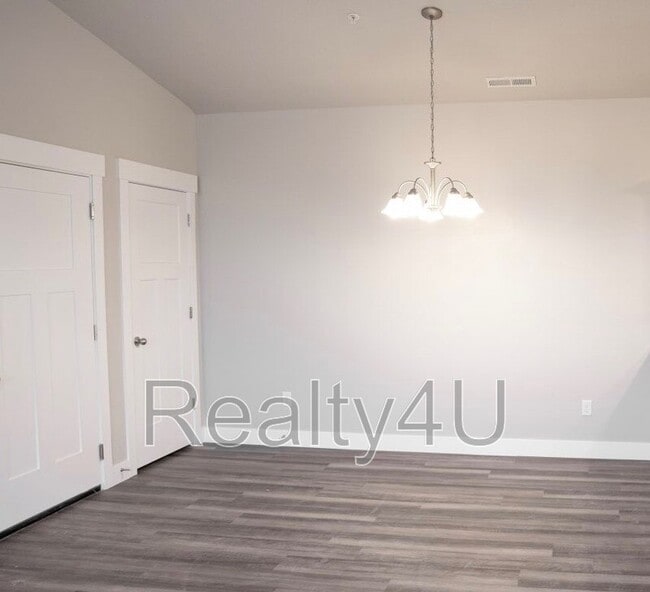 Building Photo - 501 N 360 W