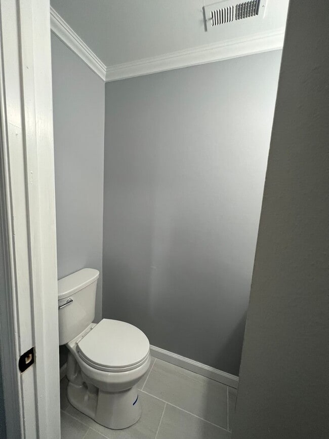 Building Photo - renovated 2-story Crestwood Condo! Situated in this great community is this wonderful 2-bedroom 1...