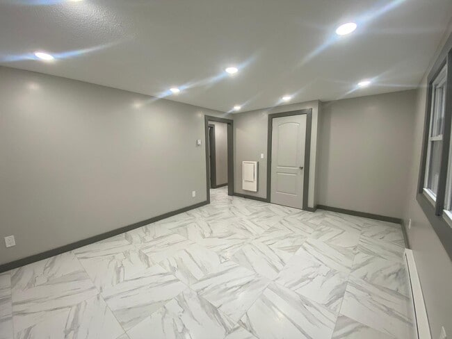 Building Photo - Woods Edge