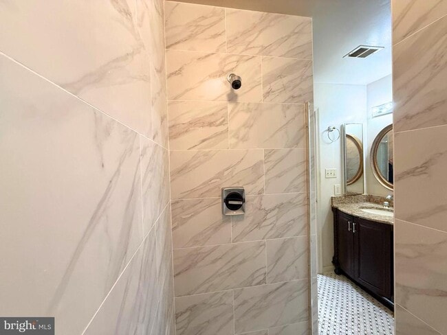 Building Photo - 10706 Kings Riding Way