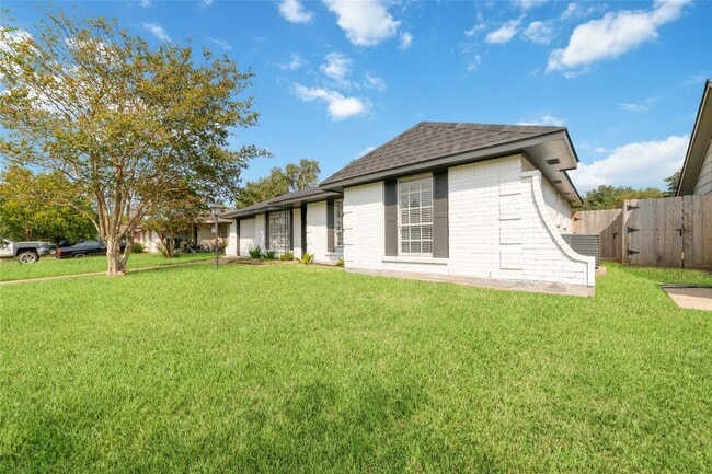 Building Photo - 7706 Deadwood Dr