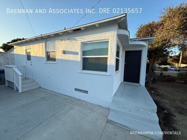 Building Photo - Renovated 2-Bed Home Near Hilltop Park – M...