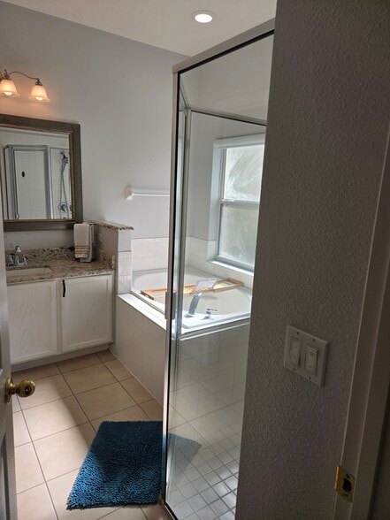 Building Photo - 3572 Valleyview Dr