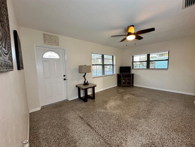 Building Photo - 5618 Aileen Dr