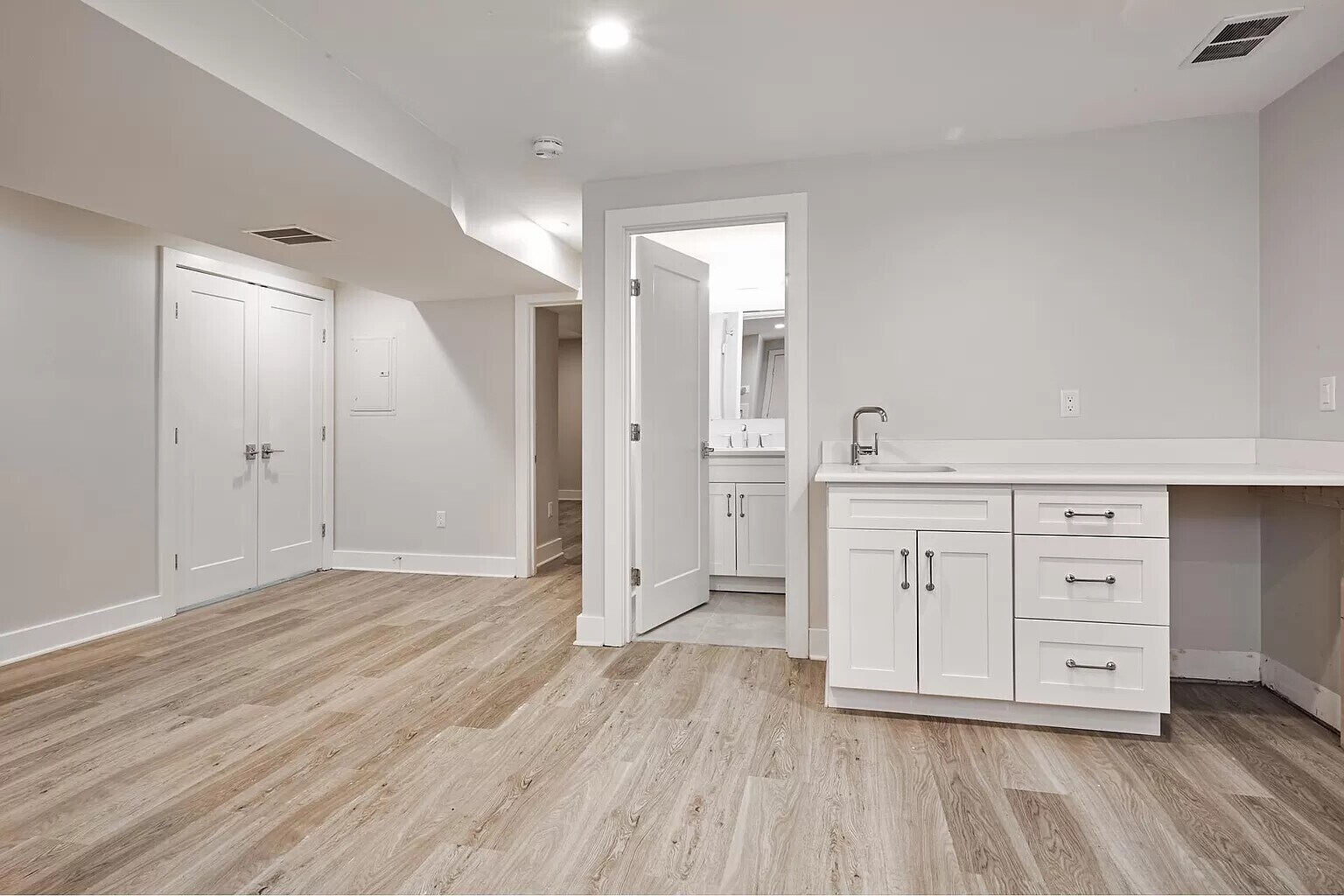 Building Photo - 57 Hurley St