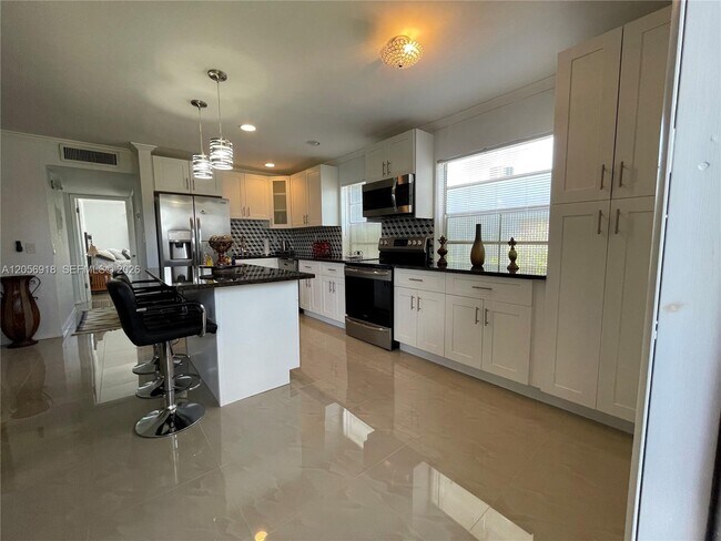Building Photo - 899 Normandy Trail